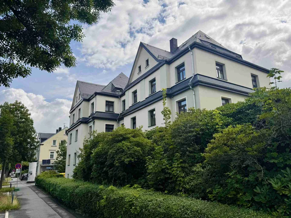 Gepflegte Eigentumswohnung mit PKW-Stellplatz und Garten