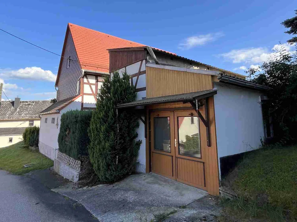Charmantes Einfamilienhaus mit Potenzial und großem Grundstück
