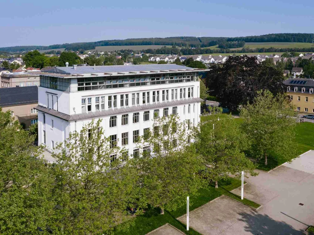 Moderne Gewerbeimmobilie mit Stil – Bürohaus in Grüna