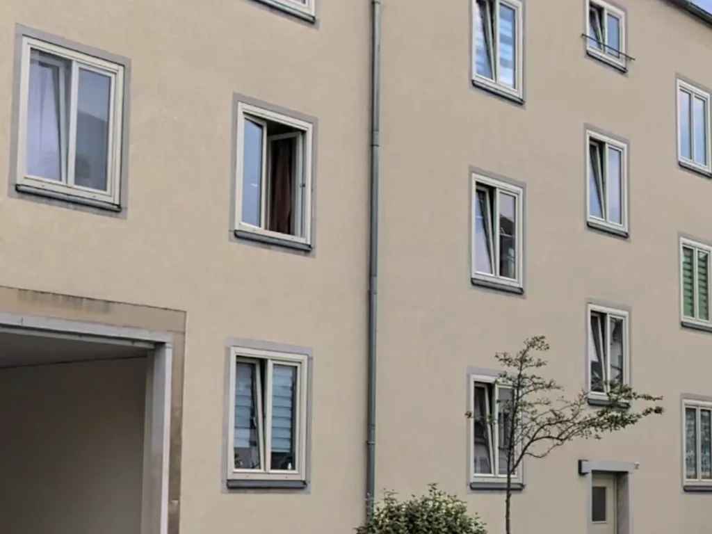 8,9 % Ist-Rendite: Vermietete 4-Zimmer-Eigentumswohnung im denkmalgeschützten Altbau auf dem Sonnenberg