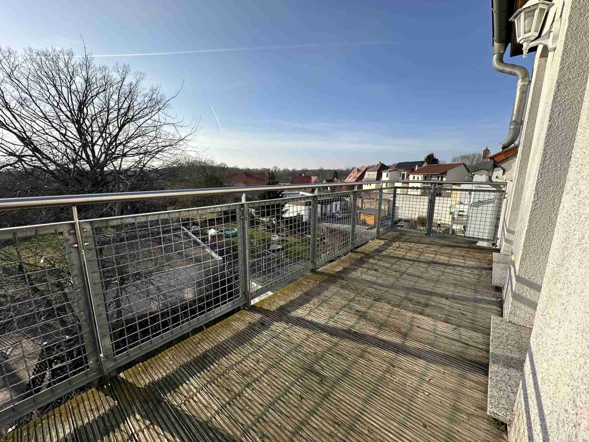 Gemütliche Maisonette-Oase: helle Wohnung mit Balkon in bester Zwenkauer Lage!