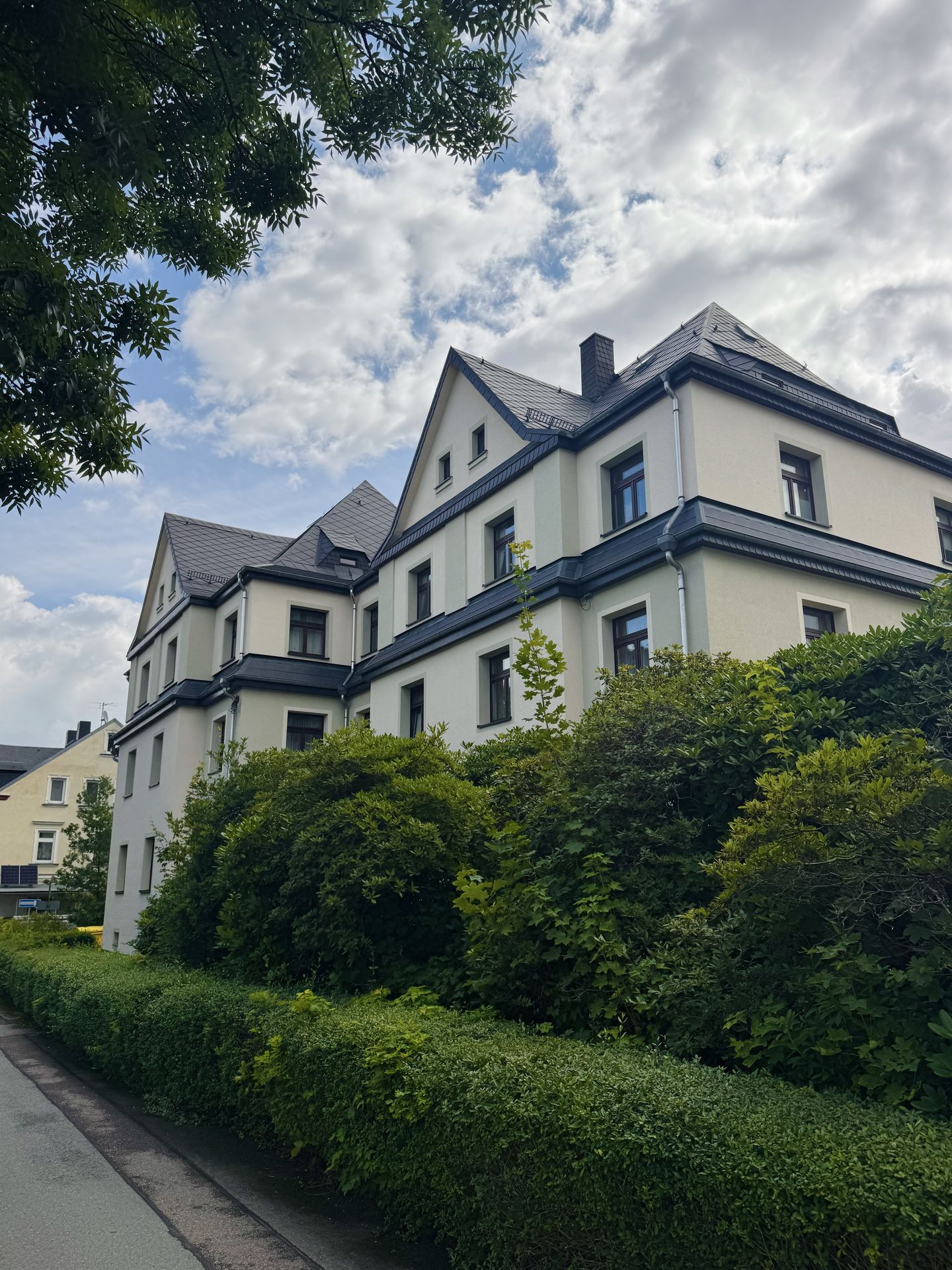 Gepflegte Eigentumswohnung mit PKW-Stellplatz und Garten